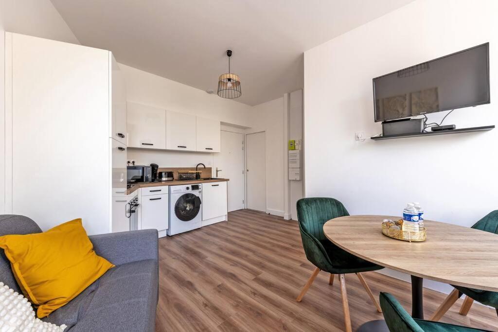 Evasion-Moderne Quatre Moulins Apartment Брест Екстериор снимка